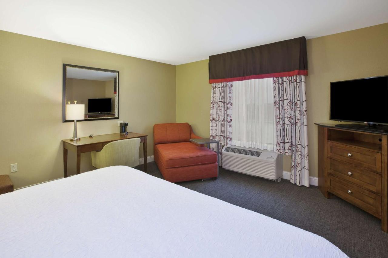 Hampton Inn & Suites Wichita-Northeast מראה חיצוני תמונה