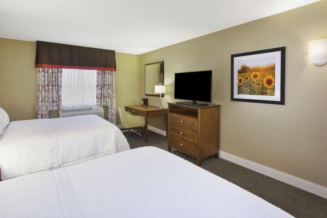 Hampton Inn & Suites Wichita-Northeast מראה חיצוני תמונה