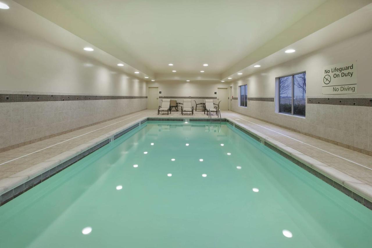 Hampton Inn & Suites Wichita-Northeast מראה חיצוני תמונה
