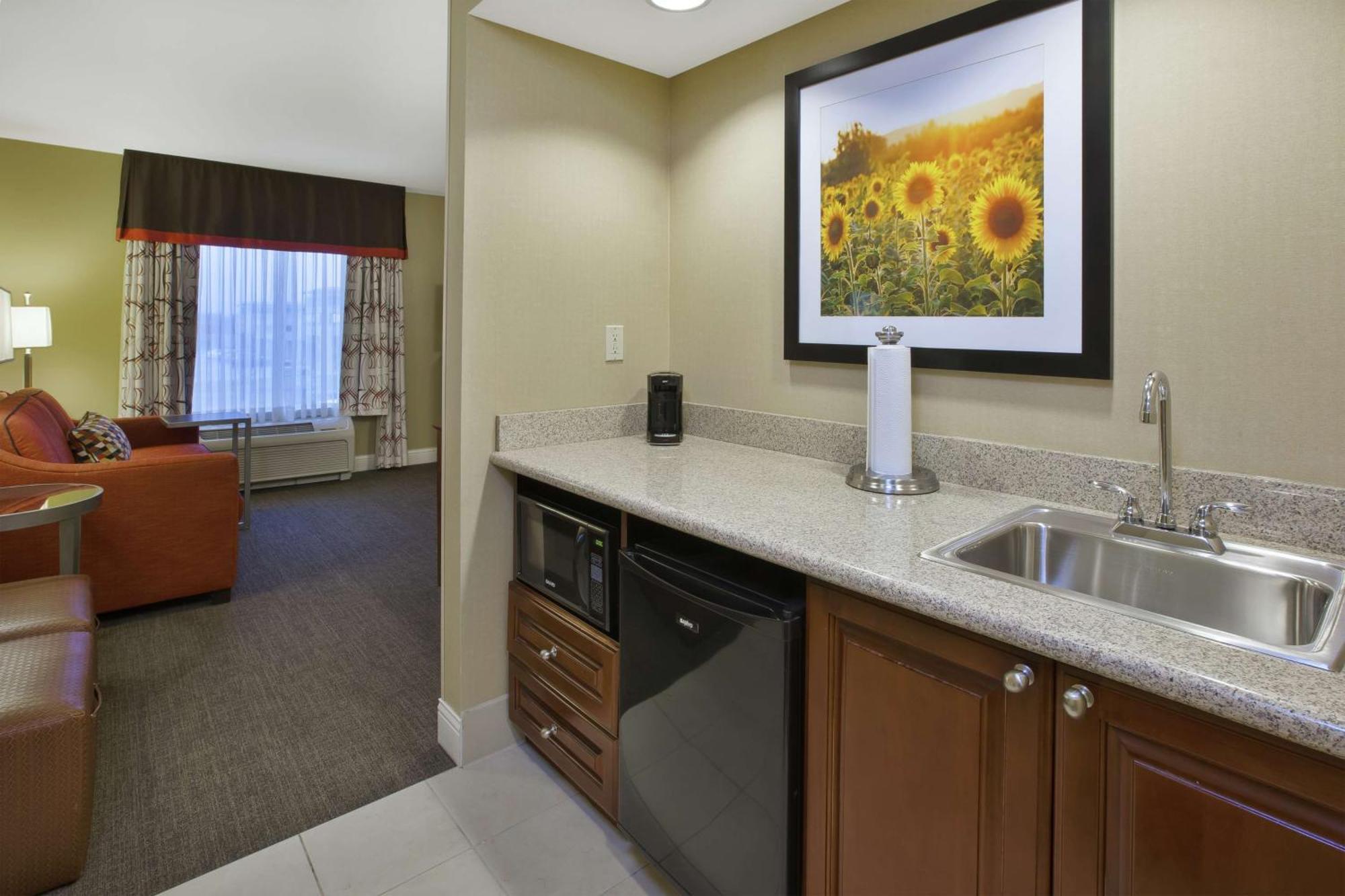Hampton Inn & Suites Wichita-Northeast מראה חיצוני תמונה