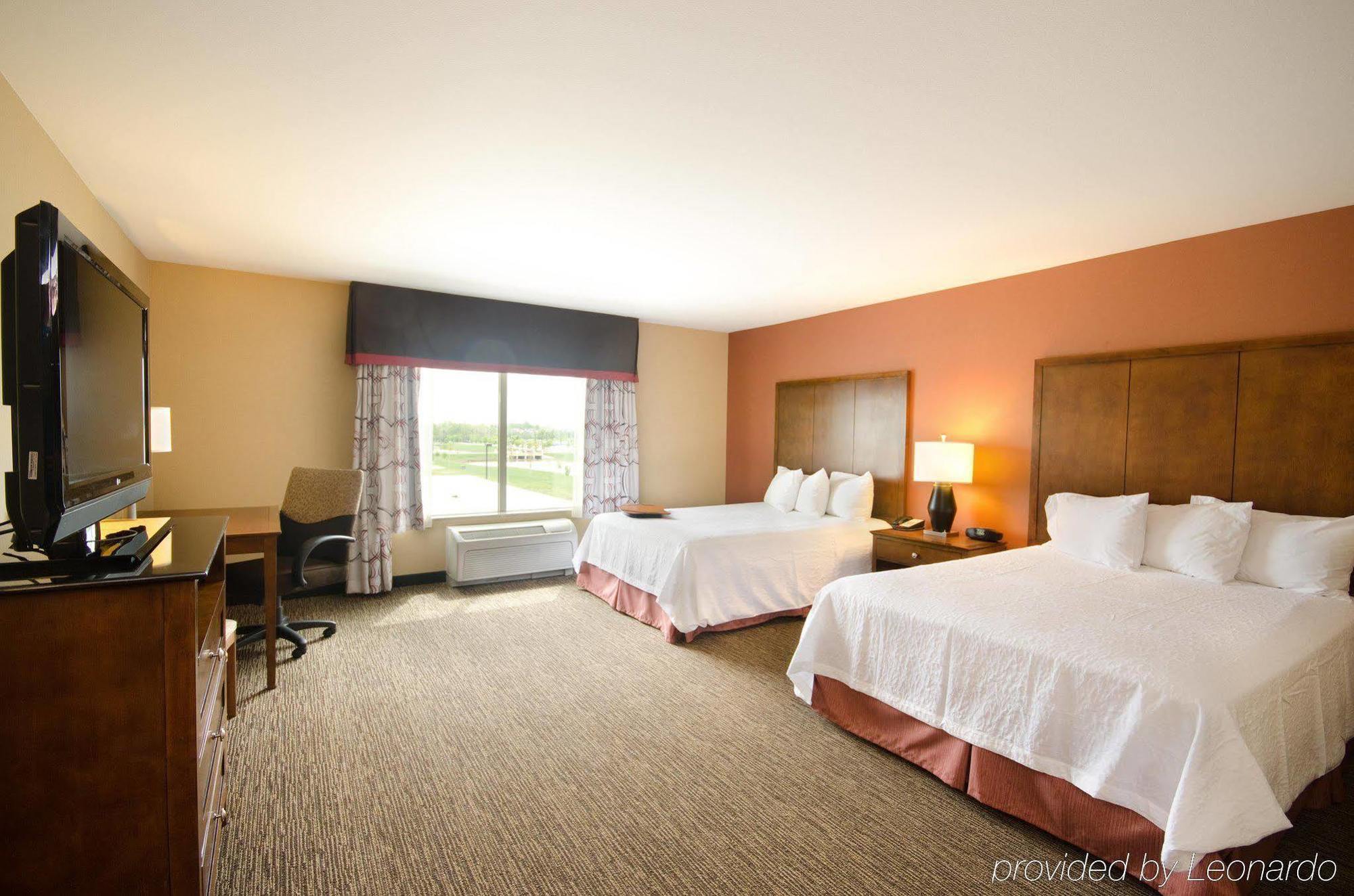 Hampton Inn & Suites Wichita-Northeast מראה חיצוני תמונה