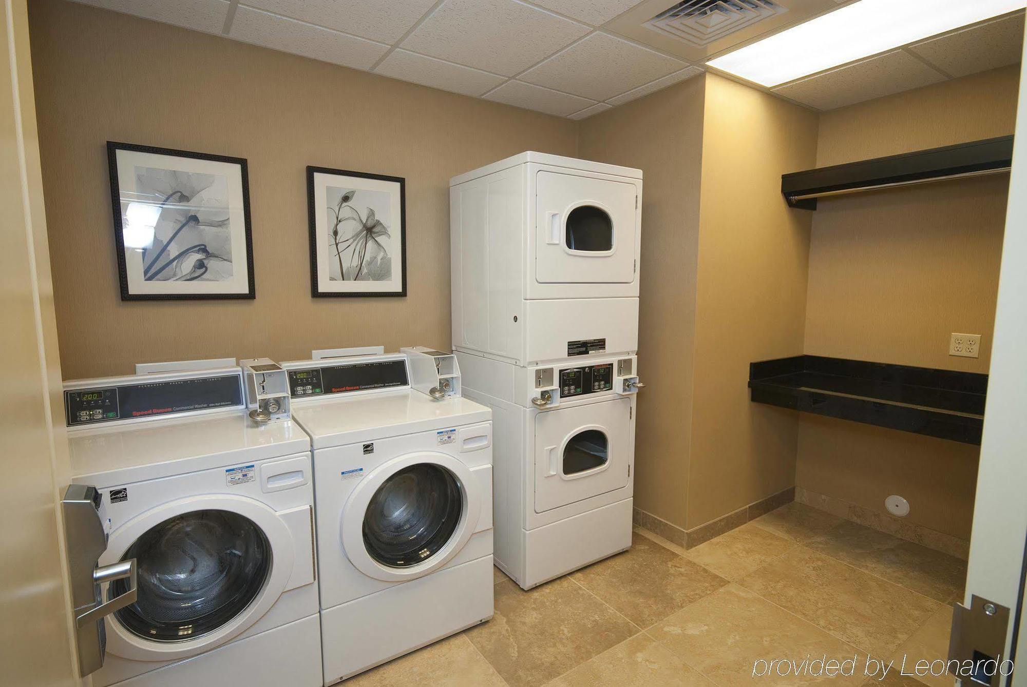 Hampton Inn & Suites Wichita-Northeast מתקנים תמונה