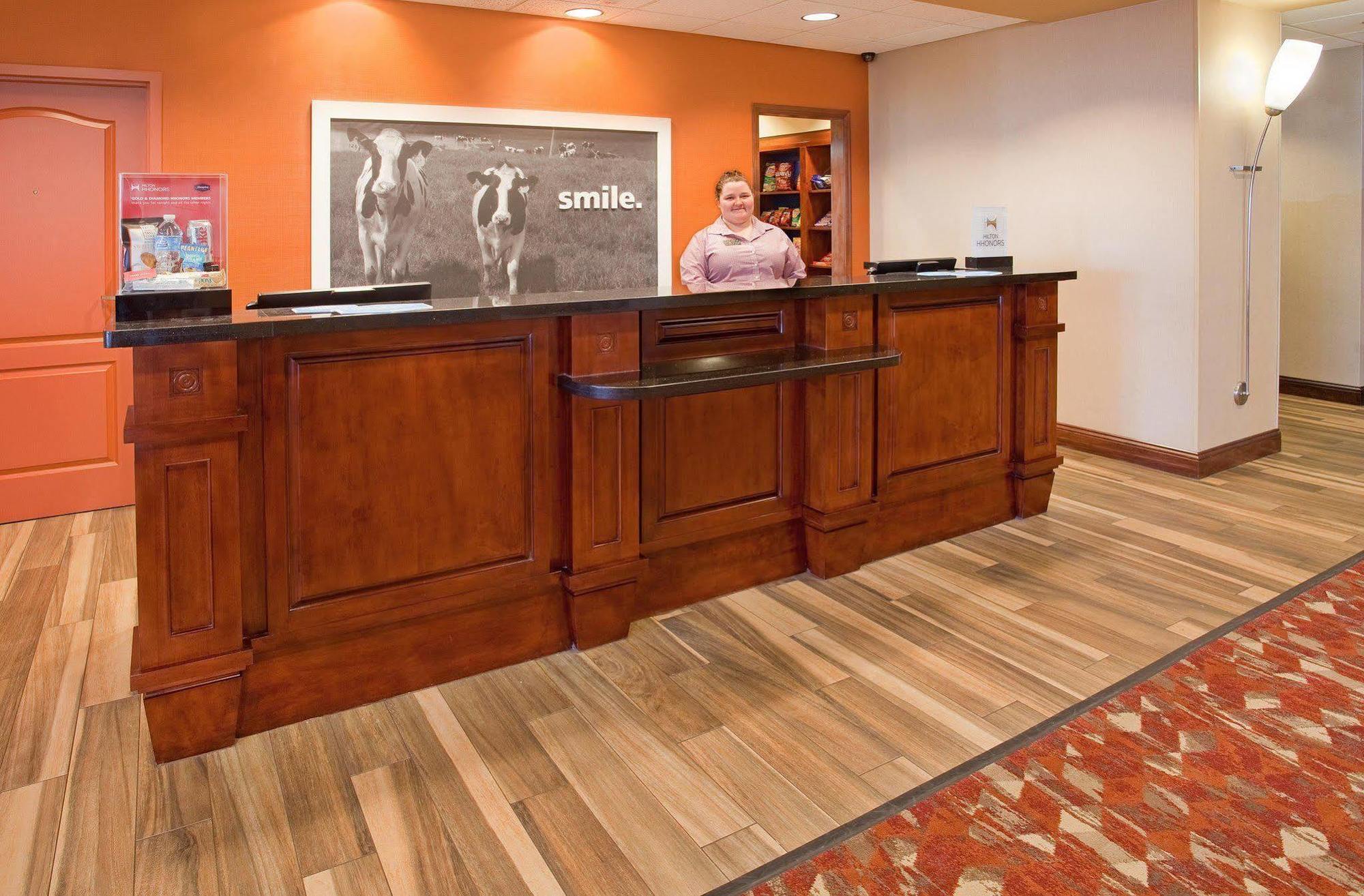 Hampton Inn & Suites Wichita-Northeast מראה חיצוני תמונה