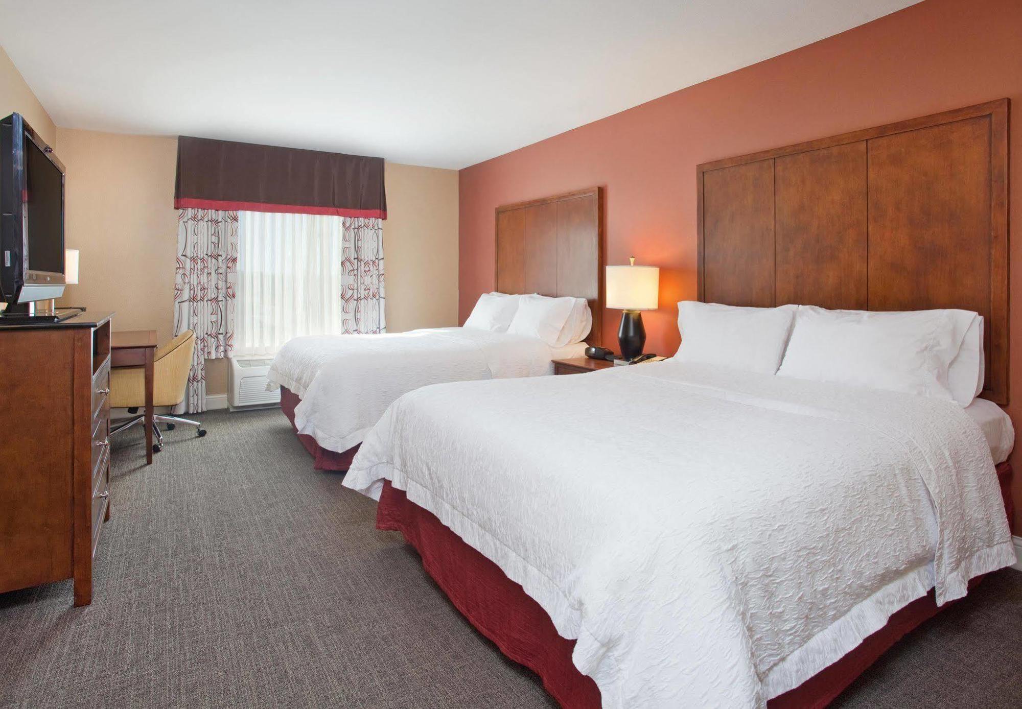 Hampton Inn & Suites Wichita-Northeast מראה חיצוני תמונה