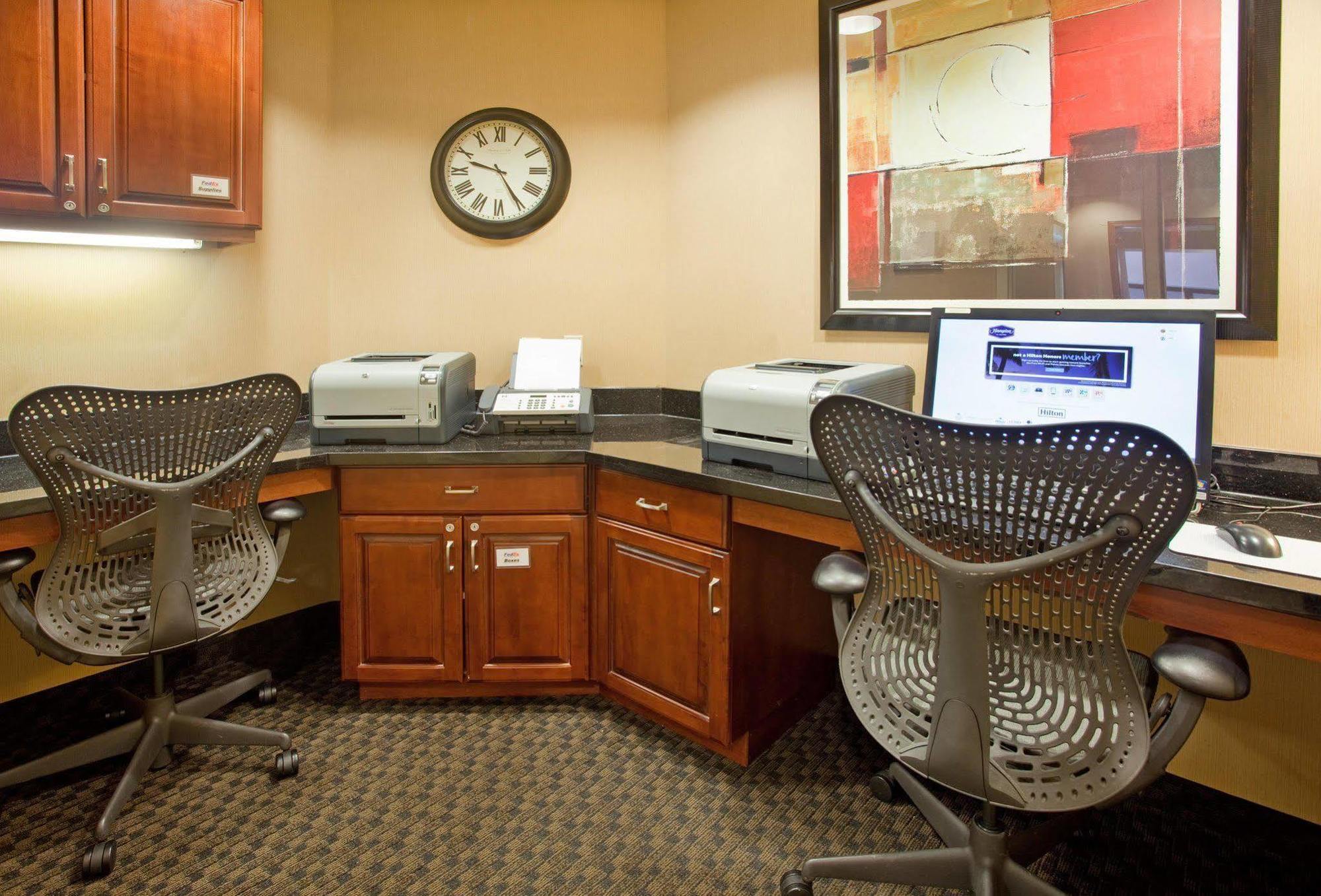 Hampton Inn & Suites Wichita-Northeast מראה חיצוני תמונה