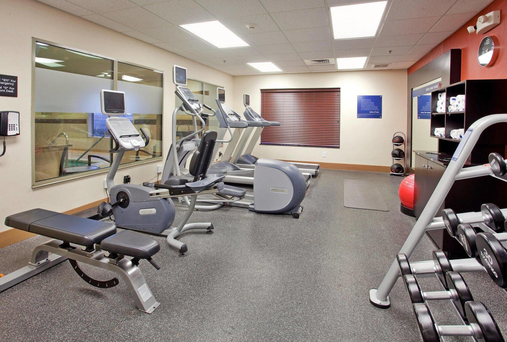Hampton Inn & Suites Wichita-Northeast מראה חיצוני תמונה